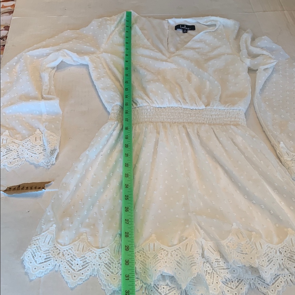 EUC Lulu's White Swiss Dot Lace Bell Sleeve Romper size Small - Picture 8 of 13
